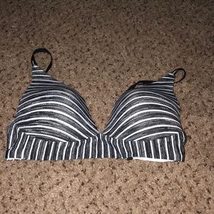 Daisy Fuentes Bra 36D